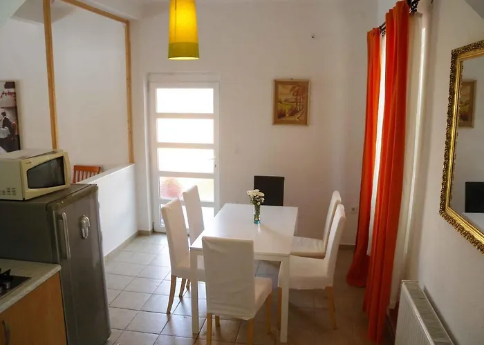 In - Balaton 20063 בית נופש שיופוק