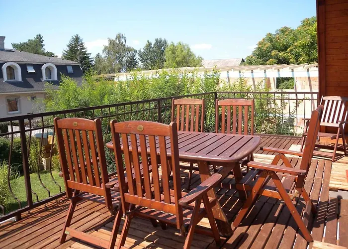 In - Balaton 20063 בית נופש שיופוק