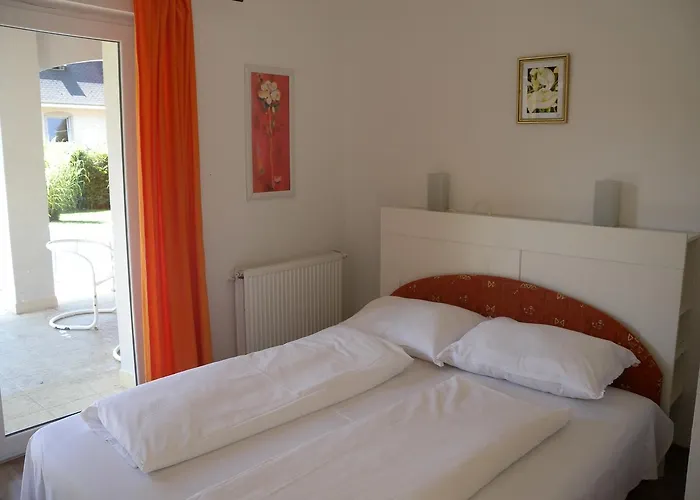 In - Balaton 20063 בית נופש שיופוק